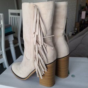Nelly Beige Fringe Suede Boots - Size 5.5